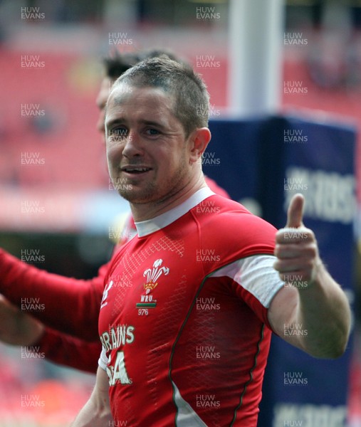 19.03.10 Wales v Italy... Wales Shane Williams celebrates. 