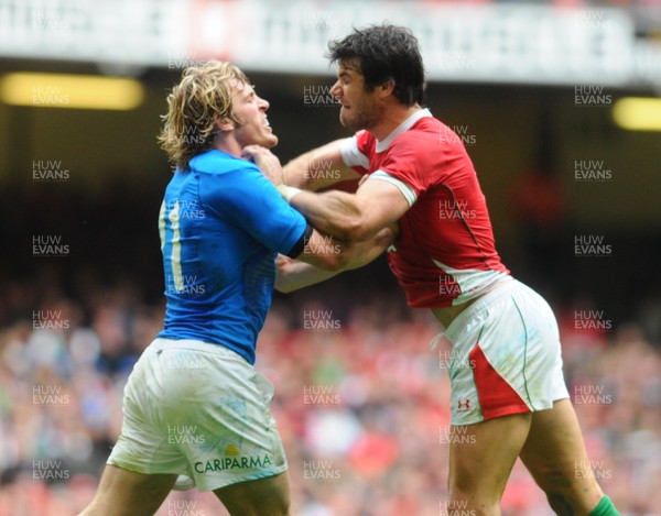 20.03.10 - Six Nations Rugby, Wales v Italy Tempers rise between Italy's Mirco Bergamasco and Wales' Mike Phillips 