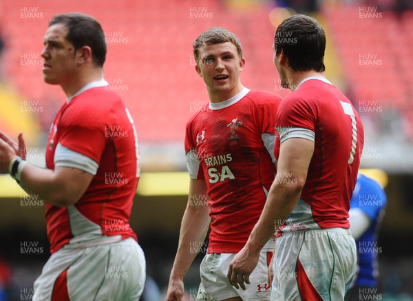 20.03.10 - Six Nations Rugby, Wales v Italy Wales' youngest ever cap, Tom Prydie chats to  Sam Warburton at the end of the match 