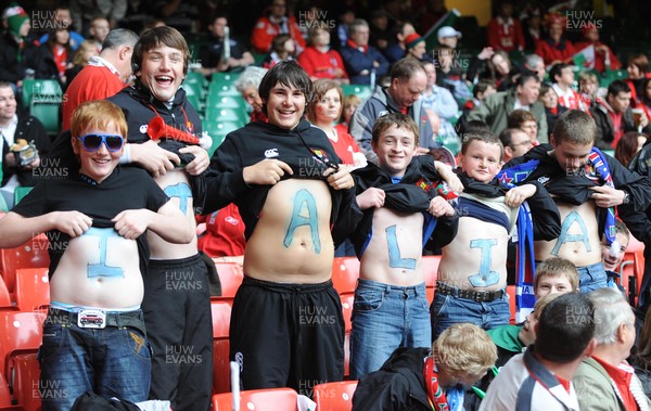 20.03.10 - Six Nations Rugby, Wales v Italy Italy rugby fans 