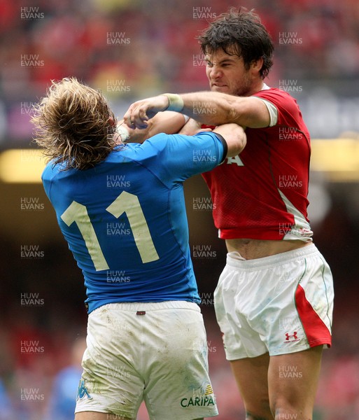 20.03.10 ... Wales v Italy, RBS 6 Nations 2010 -  Wales' Mike Phillips and Italy's Mirco Bergamasco sort out their differences 