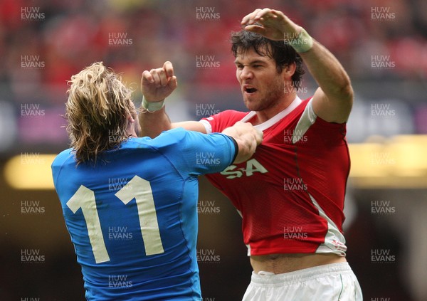 20.03.10 ... Wales v Italy, RBS 6 Nations 2010 -  Wales' Mike Phillips and Italy's Mirco Bergamasco sort out their differences 