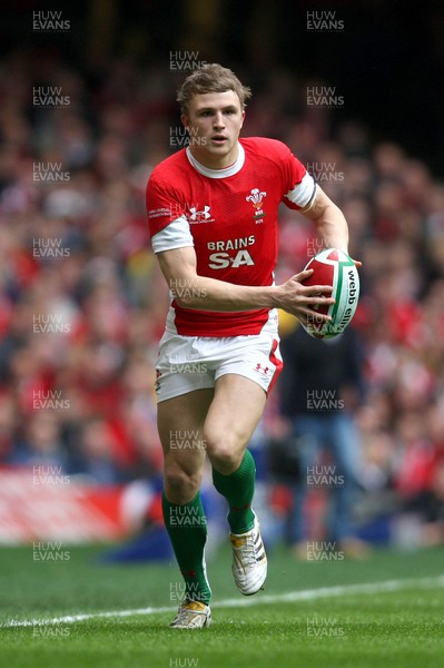 20.03.10 ... Wales v Italy, RBS 6 Nations 2010 -  Wales' Tom Prydie  