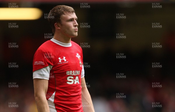 20.03.10 ... Wales v Italy, RBS 6 Nations 2010 -  Wales' Tom Prydie  