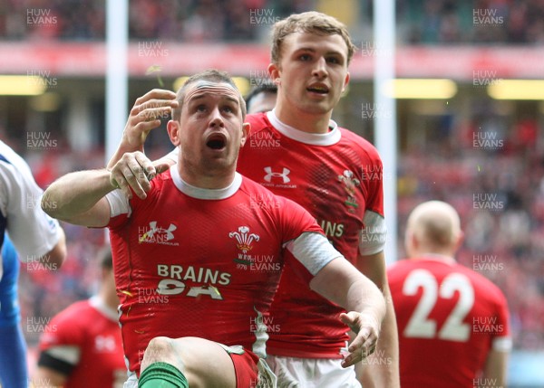 20.03.10 ... Wales v Italy, RBS 6 Nations 2010 -  Wales' Shane Williams and Tom Prydie  
