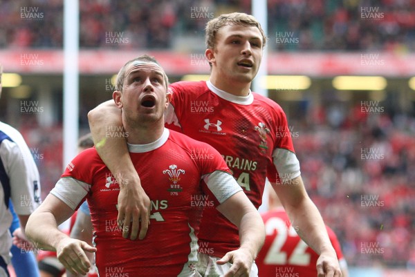 20.03.10 ... Wales v Italy, RBS 6 Nations 2010 -  Wales' Shane Williams and Tom Prydie  