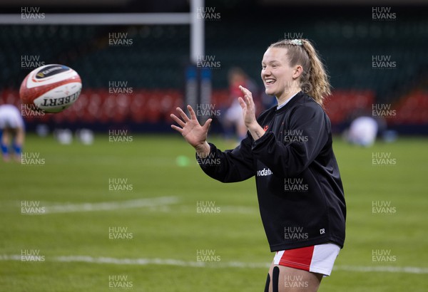 270424 - Wales v Italy, Guinness Women’s 6 Nations -  Carys Cox of Wales during warm up