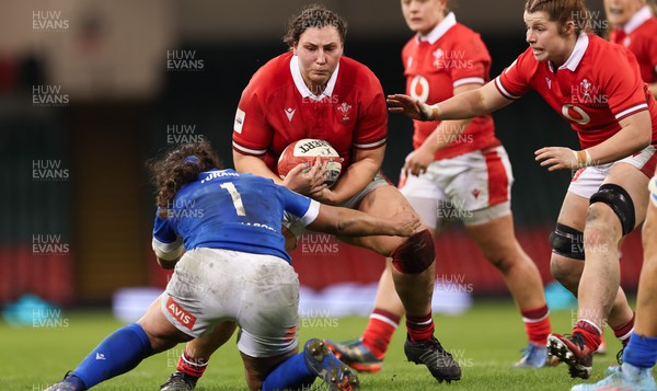 270424 - Wales v Italy, Guinness Women’s 6 Nations - Gwenllian Pyrs of Wales charges forward