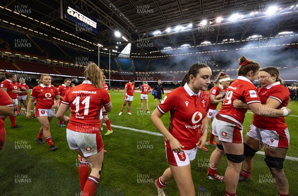 270424 - Wales v Italy, Guinness Women’s 6 Nations - Wales team members warm up before the start of the match