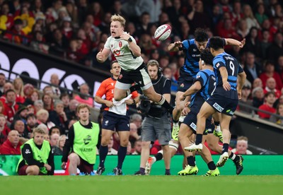 151125 - Wales v Japan, Quilter Nations Series - Blair Murray of Wales loses the ball in mid air