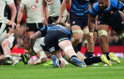 151125 - Wales v Japan, Quilter Nations Series - Nick Tompkins of Wales dives in to score try