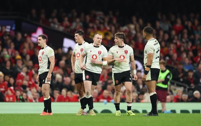 151125 - Wales v Japan, Quilter Nations Series - Left to right, Tomos Williams, Louis Rees-Zammit, Nick Tompkins, Dan Edwards and Ben Thomas of Wales