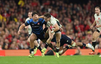 151125 - Wales v Japan, Quilter Nations Series - Dan Edwards of Wales breaks away