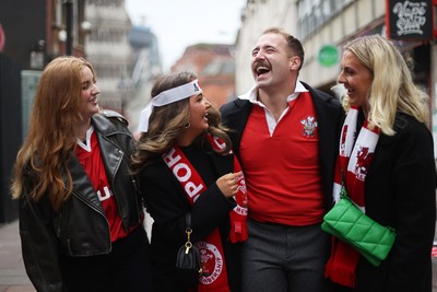 151125 - Wales v Japan - Quilter Nations Series - Fans outside the stadium