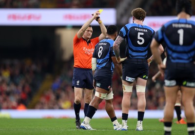 151125 - Wales v Japan - Quilter Nations Series - Faulua Makisi of Japan is given a yellow card by referee Matthew Carley