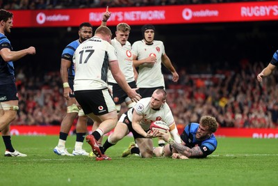 151125 - Wales v Japan - Quilter Nations Series - Nick Tompkins of Wales scores a try