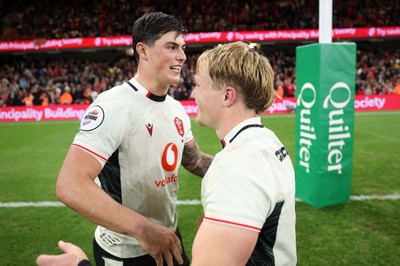 151125 - Wales v Japan - Quilter Nations Series - Louis Rees-Zammit and Blair Murray of Wales at full time