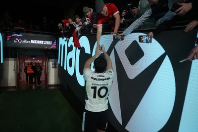 151125 - Wales v Japan - Quilter Nations Series - Dan Edwards of Wales with fans at full time
