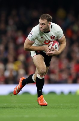151125 - Wales v Japan - Quilter Nations Series - Max Llewellyn of Wales 