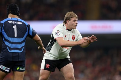 151125 - Wales v Japan - Quilter Nations Series - Archie Griffin of Wales 