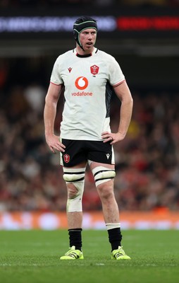 151125 - Wales v Japan - Quilter Nations Series - Adam Beard of Wales 