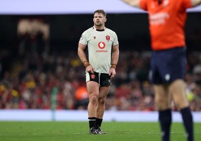 151125 - Wales v Japan - Quilter Nations Series - Olly Cracknell of Wales 
