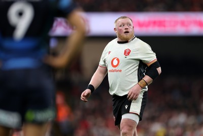 151125 - Wales v Japan - Quilter Nations Series - Keiron Assiratti of Wales 