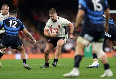 151125 - Wales v Japan - Quilter Nations Series - Olly Cracknell of Wales 