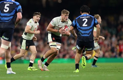 151125 - Wales v Japan - Quilter Nations Series - Taine Plumtree of Wales 