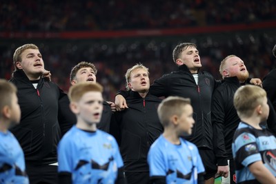 151125 - Wales v Japan - Quilter Nations Series - Blair Murray of Wales sings the anthem
