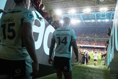 151125 - Wales v Japan - Quilter Nations Series - Louis Rees-Zammit of Wales 