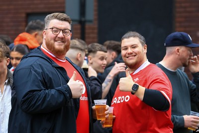 151125 - Wales v Japan - Quilter Nations Series - Wales fans outside the stadium
