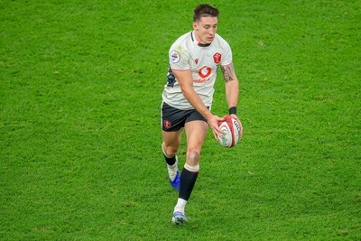 151125 - Wales v Japan - Quilter Nations Series - Josh Adams of Wales