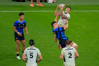 151125 - Wales v Japan - Quilter Nations Series - Louis Rees-Zammit of Wales