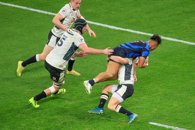 151125 - Wales v Japan - Quilter Nations Series - Tomoki Osada of Japan is tackled by Blair Murray of Wales