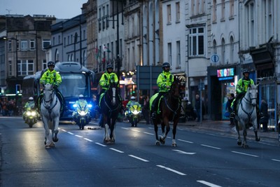 151125 - Wales v Japan - Quilter Nations Series - Japan team bus arrives