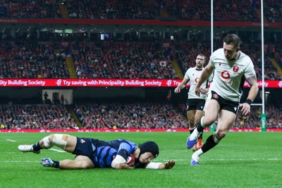 151125 - Wales v Japan - Quilter Nations Series - Kippei Ishida of Japan goes over for a try