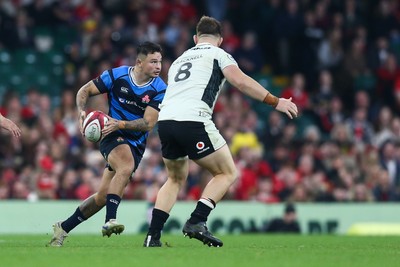 151125 - Wales v Japan - Quilter Nations Series - Charlie Lawrence of Japan moves the ball