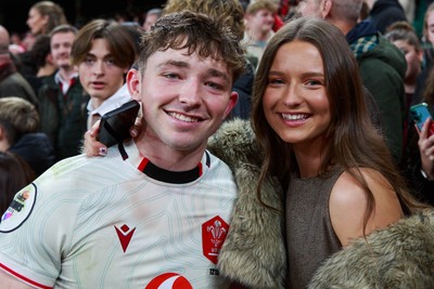 151125 - Wales v Japan - Quilter Nations Series - Dan Edwards of Wales with his girlfriend at the end of the match