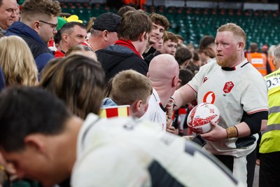 151125 - Wales v Japan - Quilter Nations Series - Keiron Assiratti of Wales with fans at the end of the match