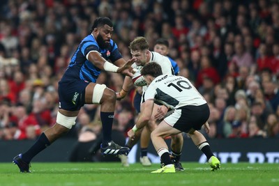 151125 - Wales v Japan - Quilter Nations Series - Faulua Makisi of Japan takes on Olly Cracknell and Dan Edwards of Wales