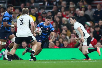 151125 - Wales v Japan - Quilter Nations Series - Charlie Lawrence of Japan takes on Archie Griffin and Tomos Williams of Wales