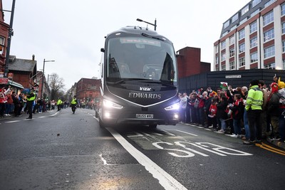 151125 - Wales v Japan - Quilter Nations Series - The Wales team bus arrives on Westgate Street, Cardiff ahead of the match