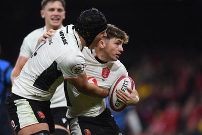 151125 - Wales v Japan - Quilter Nations Series - Dan Edwards of Wales celebrates scoring a try with team mates