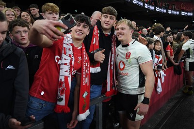 151125 - Wales v Japan - Quilter Nations Series - Blair Murray of Wales with fans at full time