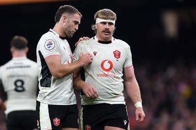 151125 - Wales v Japan - Quilter Nations Series - Max Llewellyn of Wales and Aaron Wainwright of Wales