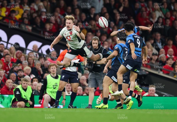 151125 - Wales v Japan, Quilter Nations Series - Blair Murray of Wales loses the ball in mid air