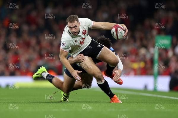 151125 - Wales v Japan - Quilter Nations Series - Max Llewellyn of Wales is tackled by Dylan Riley of Japan 