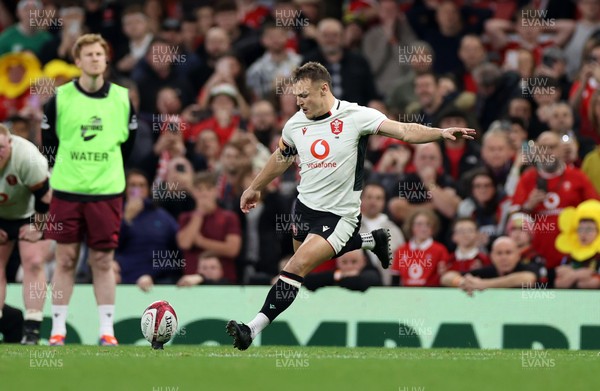 151125 - Wales v Japan - Quilter Nations Series - Jarrod Evans of Wales kicks the match winning penalty