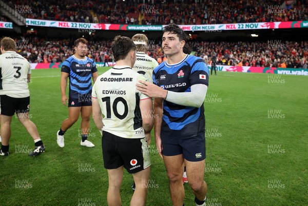 151125 - Wales v Japan - Quilter Nations Series - Dan Edwards of Wales shakes hands with the opposition